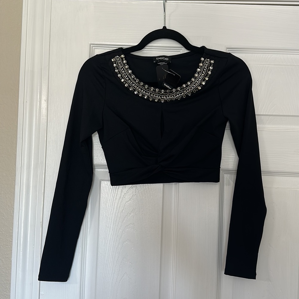 BEBE | Twist Key Hole Crop Top